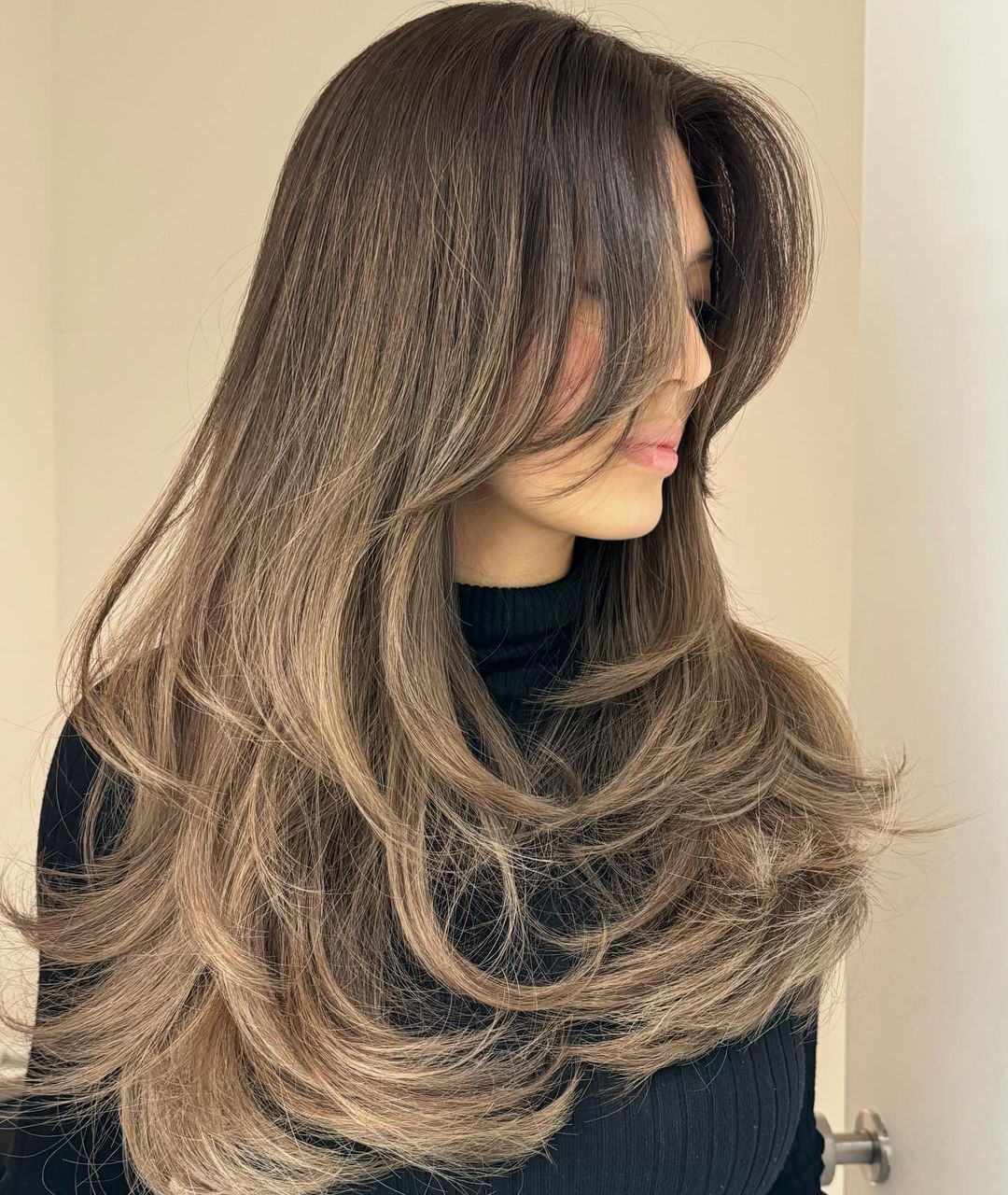 Sandy Brown Butterfly Haircut Long Wispy Butterfly Hairstyle