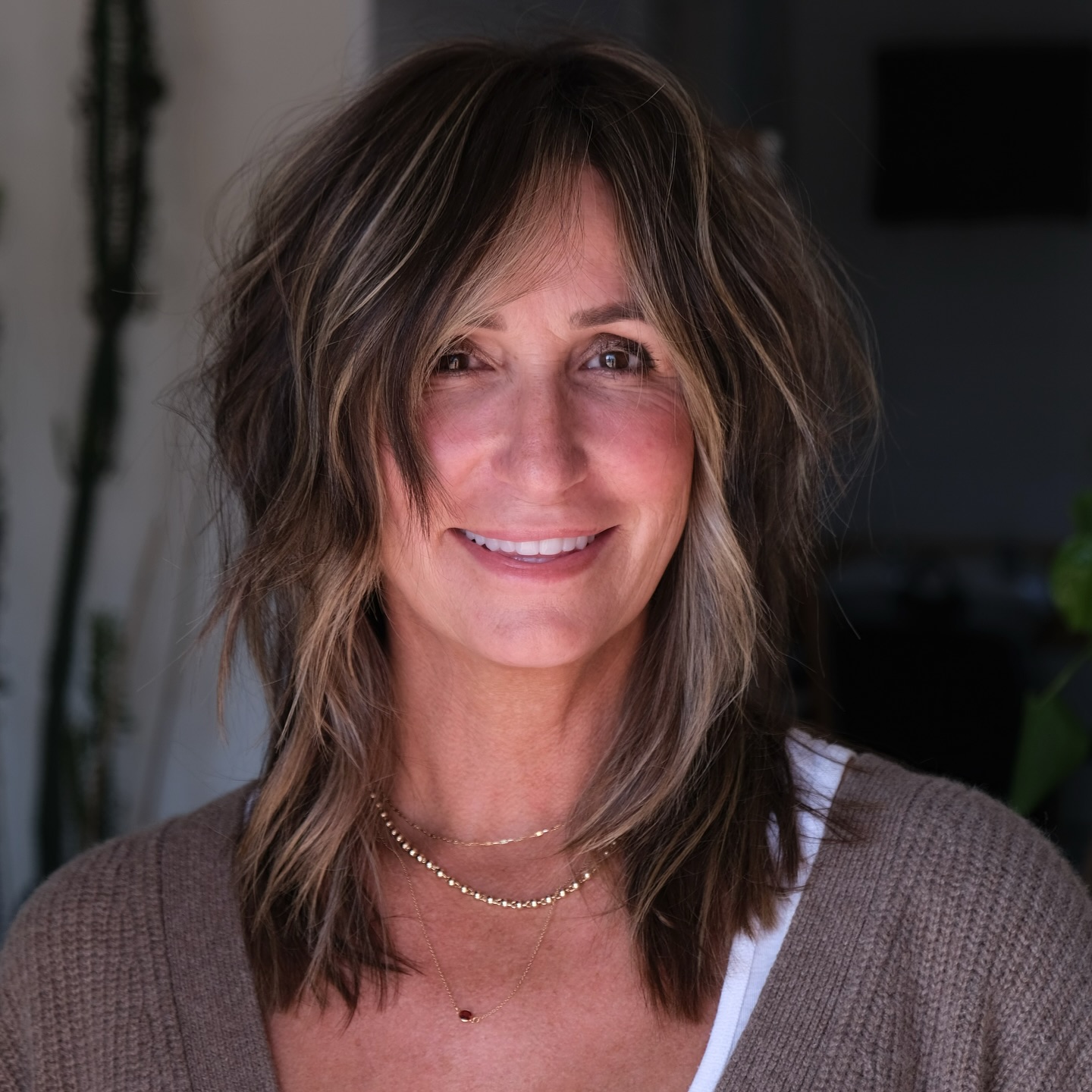 Over Modern Mid-Length Shag