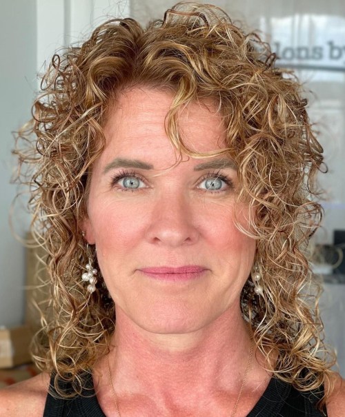 Thin Shoulder Length Curls on Dark Blonde Hair