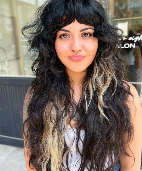 Catchy Wolf Hairstyle for Natural Curls
