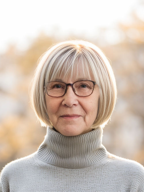 Rejuvenating Wipsy Bangs AI Hairstyle