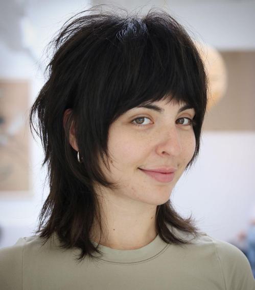 Thick Collarbone Shag for Round Faces