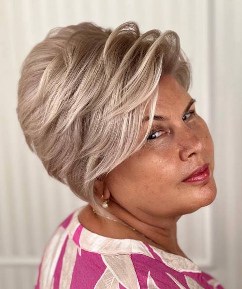 50+ Elegant Short Hairstyle for Chubby Faces