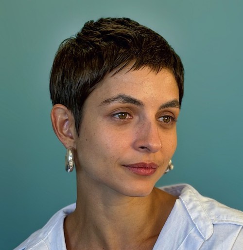 Minimalist Pixie Crop